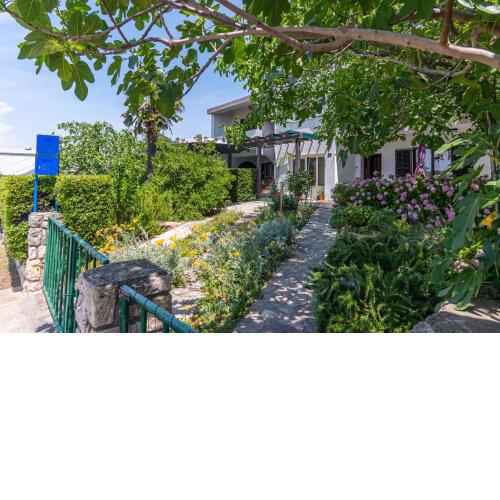 Apartments by the sea Punat, Krk - 5351