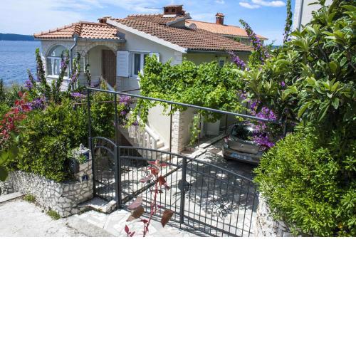 Apartments by the sea Rastici, Ciovo - 5233