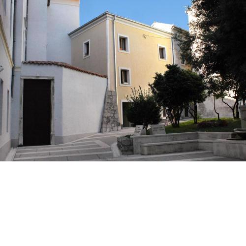 Apartments by the sea Senj - 5570