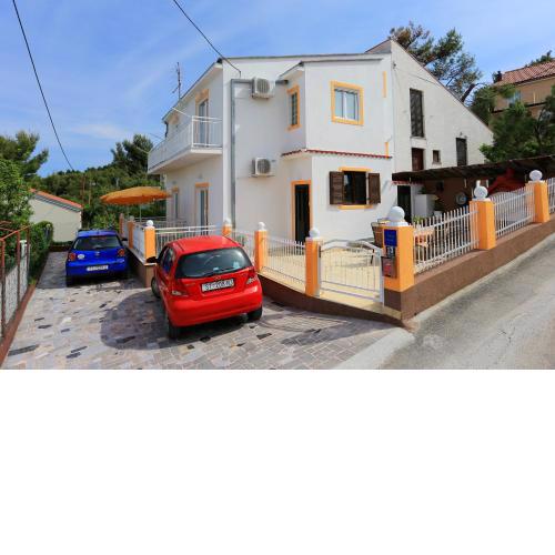 Apartments by the sea Slatine, Ciovo - 10368