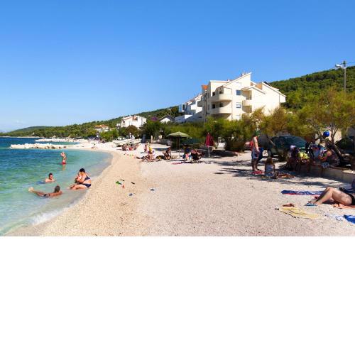 Apartments by the sea Slatine, Ciovo - 10435