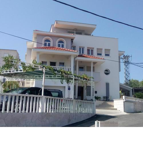 Apartments by the sea Slatine, Ciovo - 15311