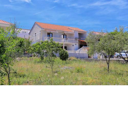 Apartments by the sea Slatine, Ciovo - 16131