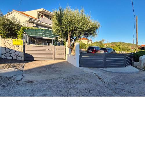 Apartments by the sea Slatine, Ciovo - 18481