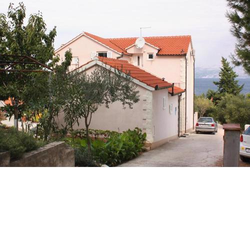 Apartments by the sea Splitska, Brac - 5664