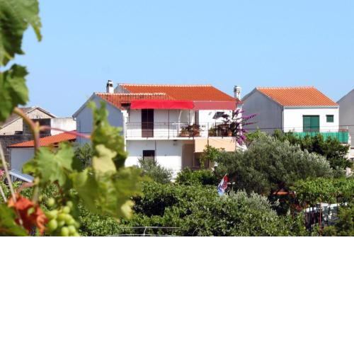 Apartments by the sea Sucuraj, Hvar - 6732