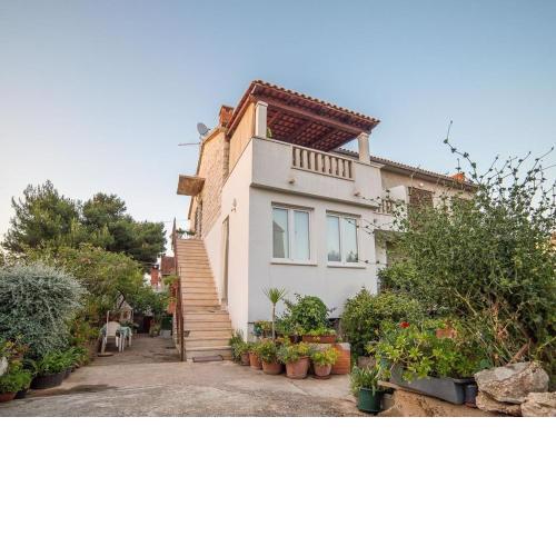 Apartments by the sea Supetar, Brac - 14747