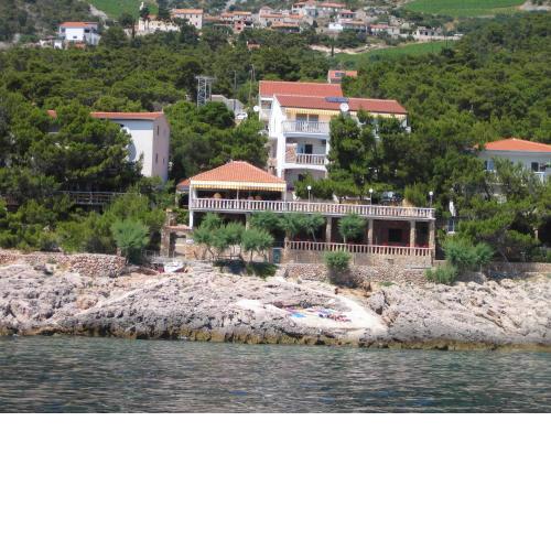 Apartments by the sea Sveta Nedilja, Hvar - 13176