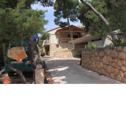Apartments by the sea Sveta Nedilja, Hvar - 8725