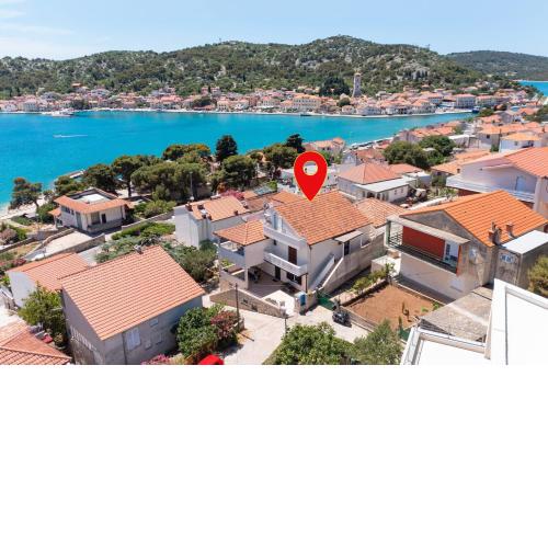 Apartments by the sea Tisno, Murter - 812
