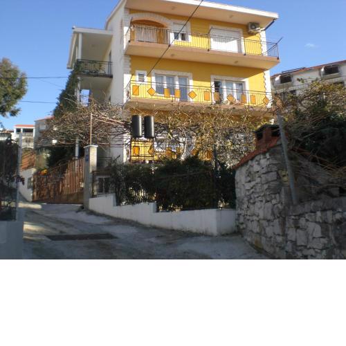 Apartments by the sea Trogir - 15030