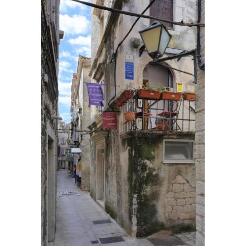 Apartments by the sea Trogir - 19575