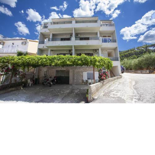 Apartments by the sea Tucepi, Makarska - 11486