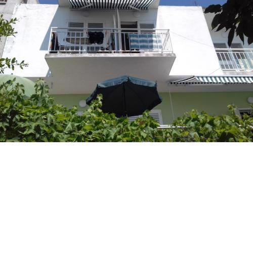 Apartments by the sea Tucepi, Makarska - 16037