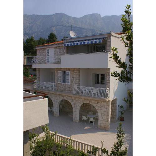 Apartments by the sea Tucepi, Makarska - 2666