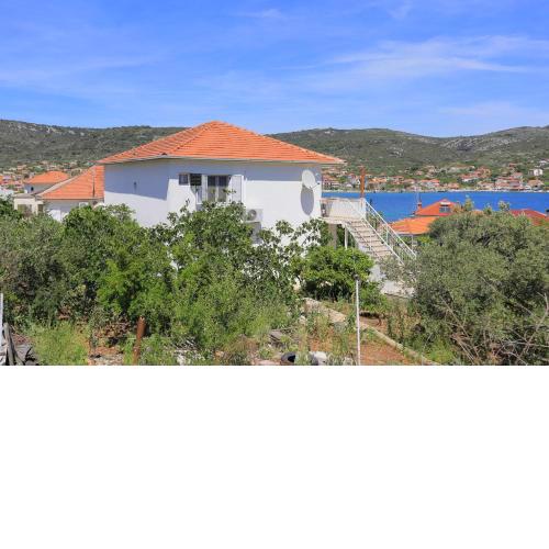 Apartments by the sea Vinisce, Trogir - 11029
