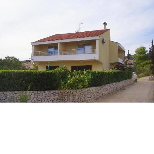 Apartments by the sea Vinisce, Trogir - 5229