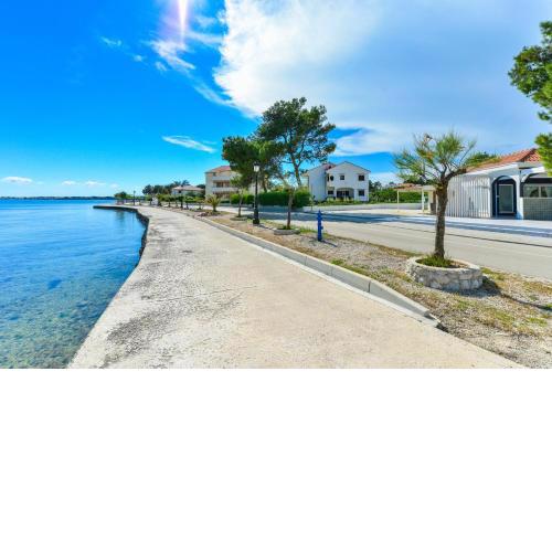 Apartments by the sea Vir - 18590