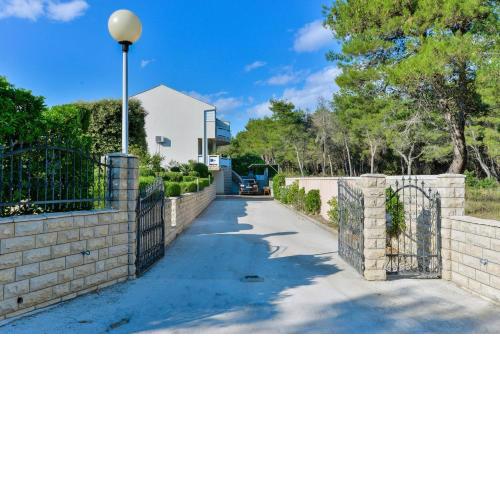 Apartments by the sea Vir - Torovi - Vir - Pedinka, Vir - 18587