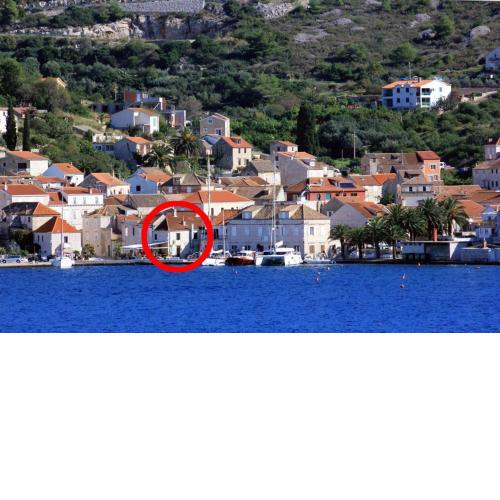 Apartments by the sea Vis - 8875