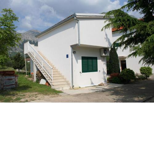 Apartments by the sea Zaostrog, Makarska - 2663