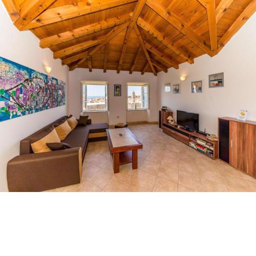 Apartments Casa Vanna - Three-Bedroom Apartment with Terrace and Sea View