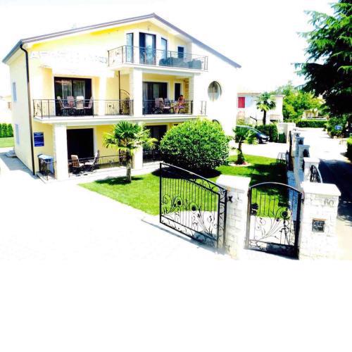 Apartments Danex Aida