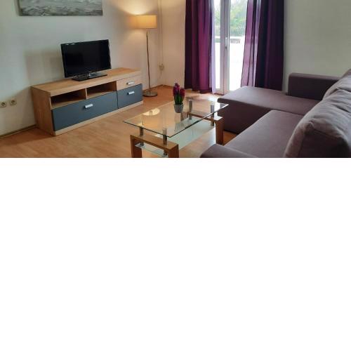 Apartments Donadic III, Caska