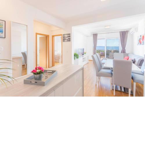 Apartments Dora