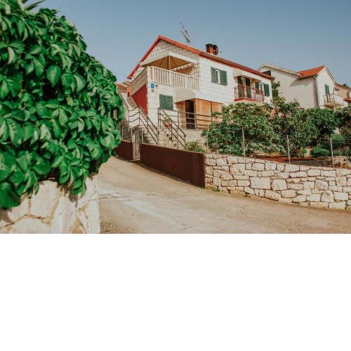 Apartments Doulos