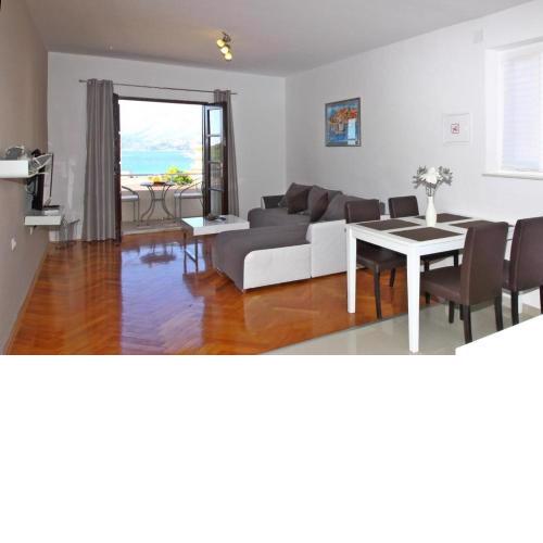 Apartments Dubreta