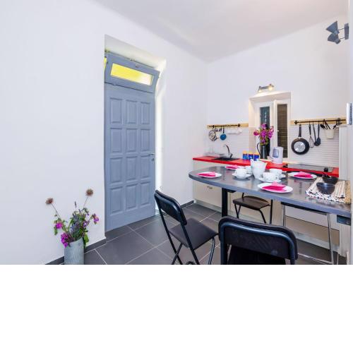 Apartments Eos & Vespera - Studio Apartment with Terrace and Garden View Vespera Zapadni