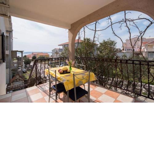 Apartments Fidelis - One Bedroom Apartment with Terrace and Garden View 3