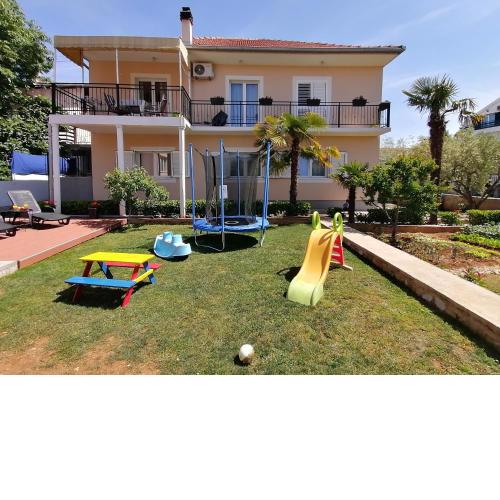 Apartments for families with children Vodice - 4181