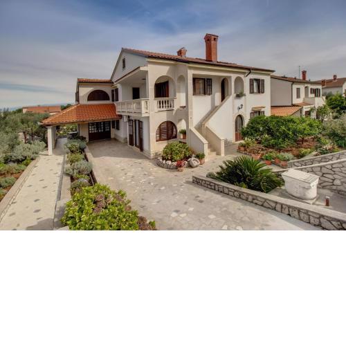Apartments Franjo