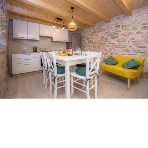 Apartments Galjin Dvor