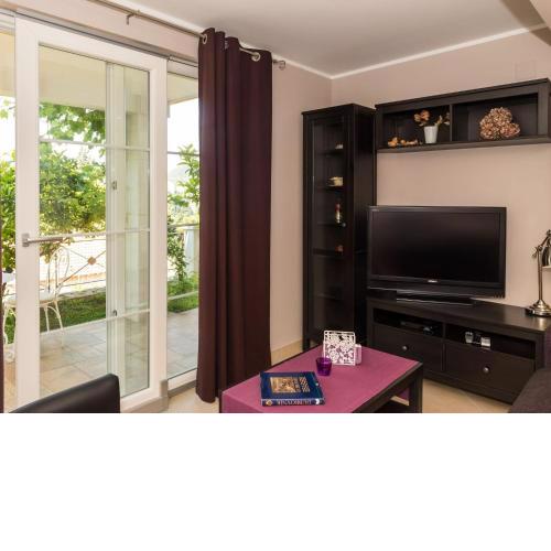Apartments Gaura - Comfort One-Bedroom Apartment with Terrace