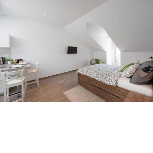 Apartments Horizon - Deluxe Studio with Balcony and Sea View