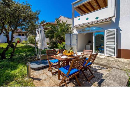 Apartments in pinewood near the sea