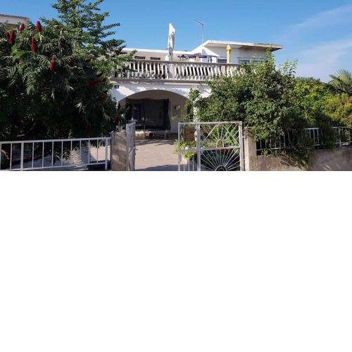 Apartments in Pirovac 34905
