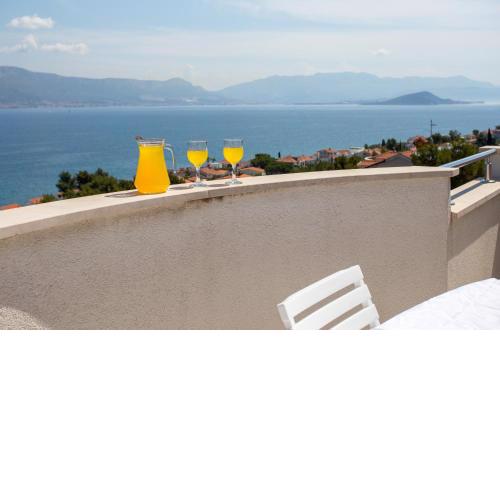 Apartments in Villa TOP TROGIR