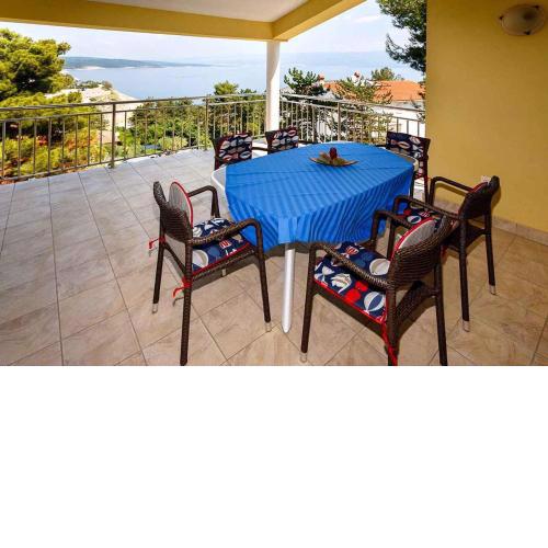 Apartments in Vrbnik/Insel Krk 13601