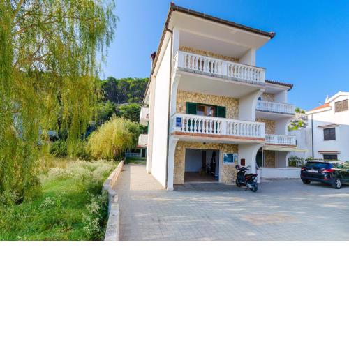 Apartments Iva