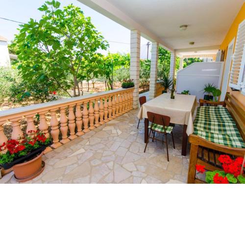Apartments Ivana TR - One Bedroom Apartment with Terrace A3