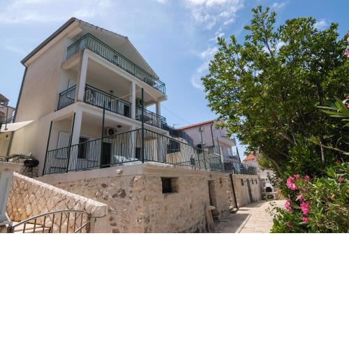 Apartments Ivica