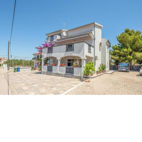 Apartments Jadra