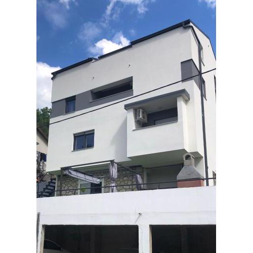 Apartments Jaki