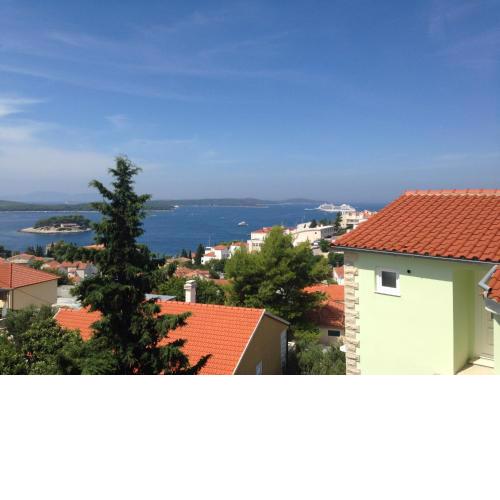 Apartments Jakic 1