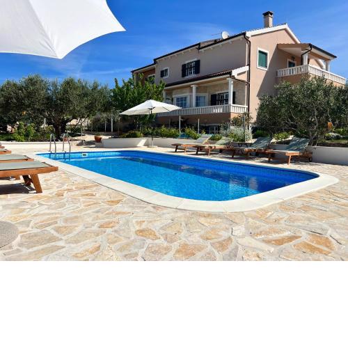 Apartments JoDi pool Novalja