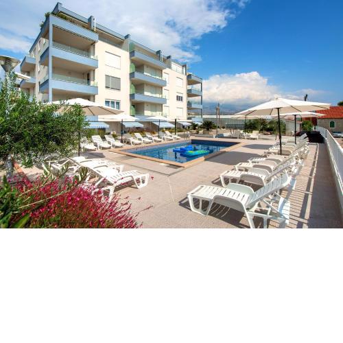 Apartments Kamelija